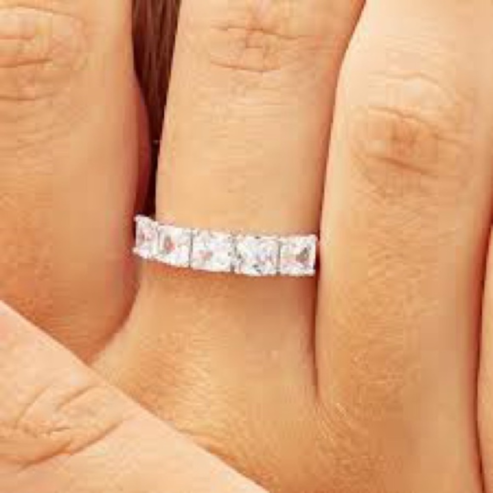 Dazzling Silver Crystal Ring
